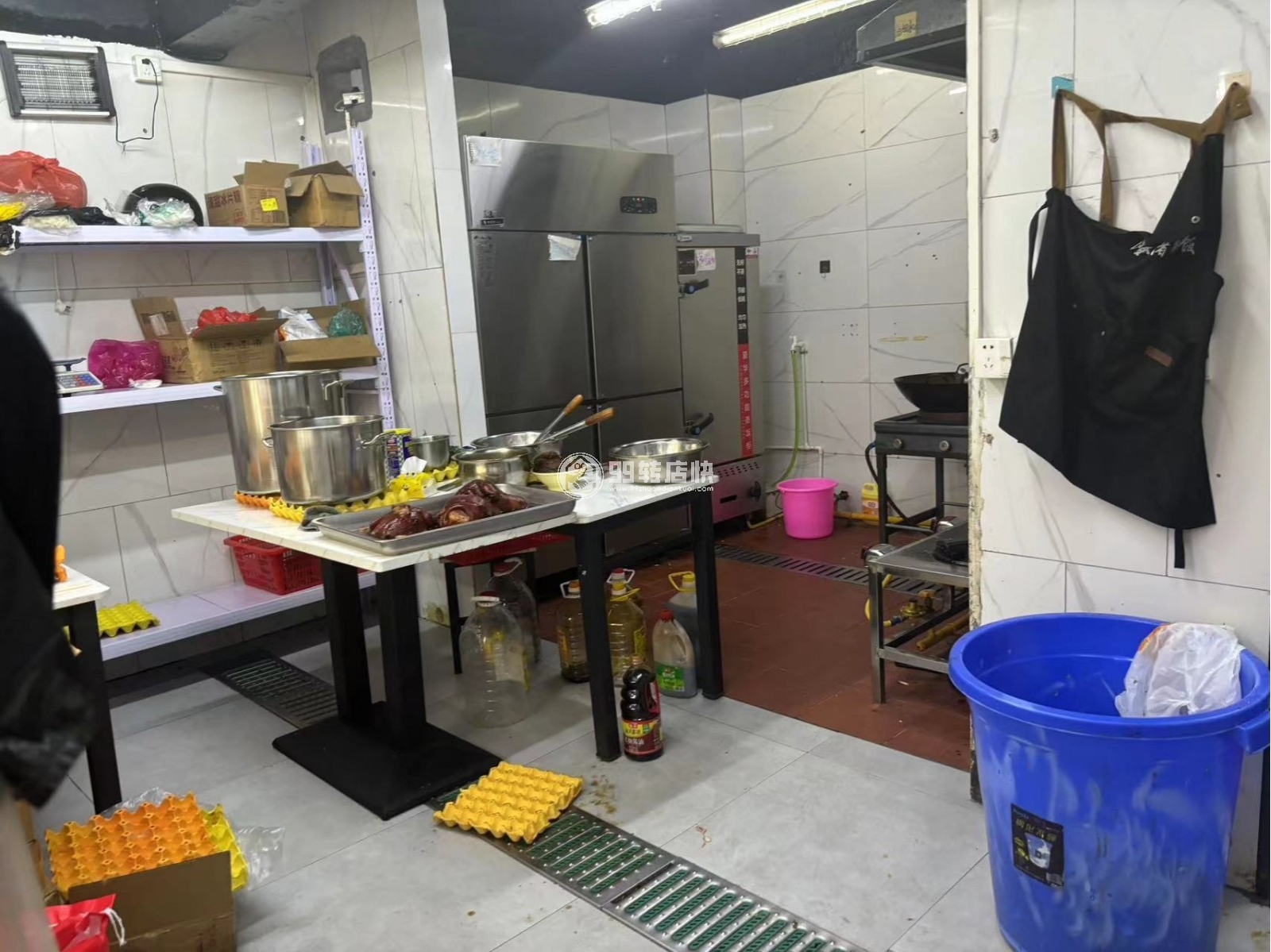 南海商業街豬腳飯低價急轉